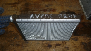 Радиатор отопителя  Avensis II