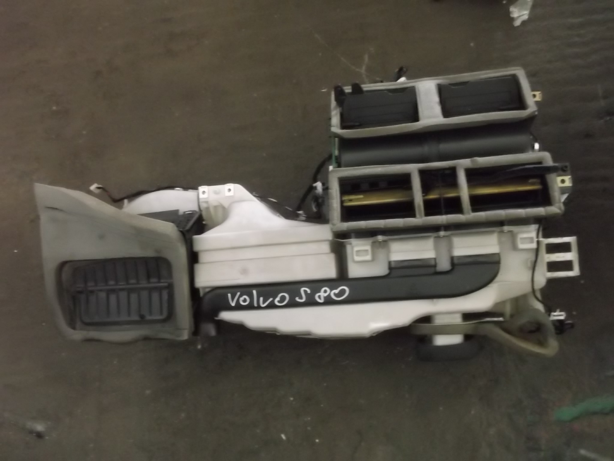 Корпус отопителя (радиаторов нет) Volvo s80