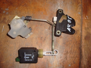 Актуатор замка багажника и электро часть замка (самого замка нет) (седан) A4 B5